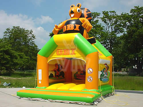 Obi roofed inflatable bounce
