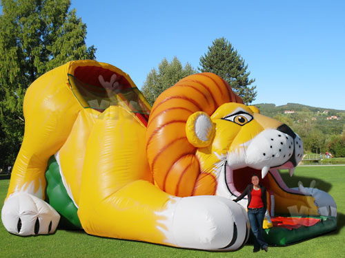 Lion-shaped inflatable slide