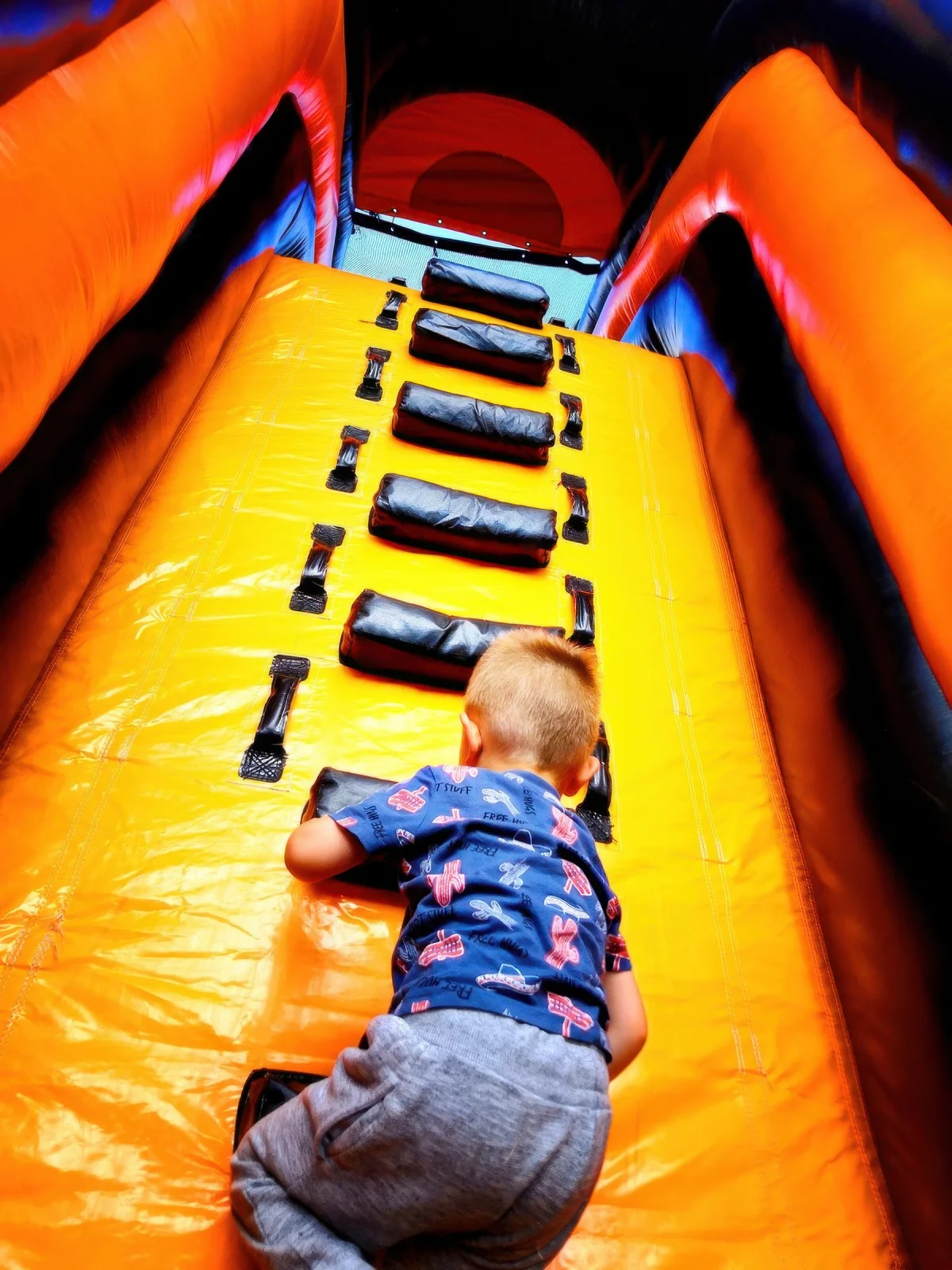 Radical Run XXL inflatable obstacle course